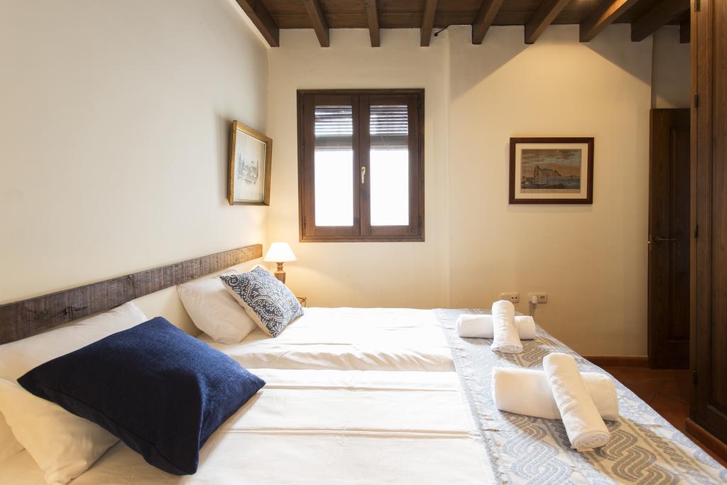 Apartamento Puerta Elvira Centro Free Parking Гранада Екстериор снимка